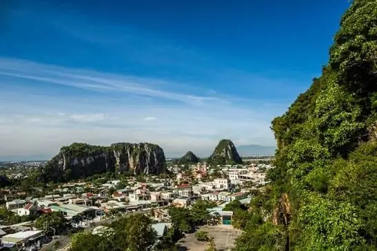 Marble Mountains — Дананг, 5 мраморных гор · пагоды