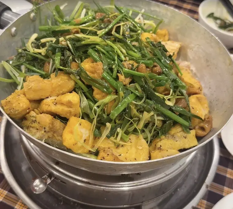 Chả Cá Hề — Ханой, Рыба с куркумой · одно блюдо
