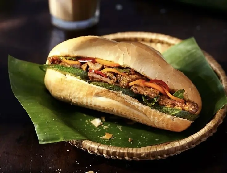 Bánh Mì 25 — Ханой, Стрит-фуд · быстрый обед