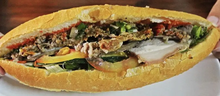 Madam Khánh — Banh Mi Queen — Хойан, Бань-ми · альтернатива Phượng