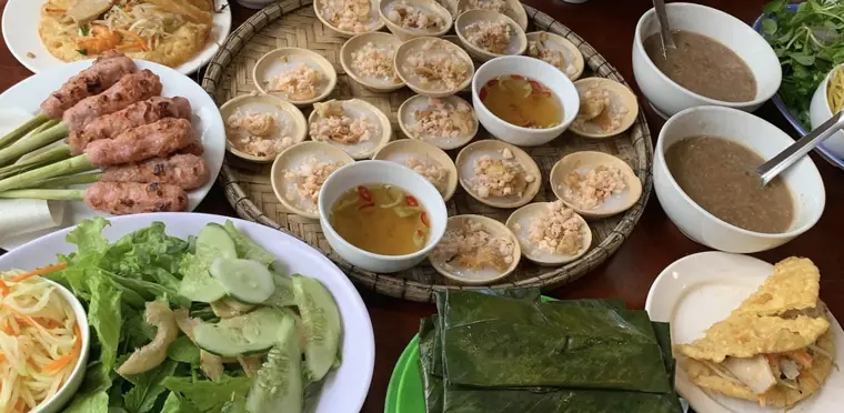 Quán Hạnh — Хюэ, Bánh khoái + nem lụi