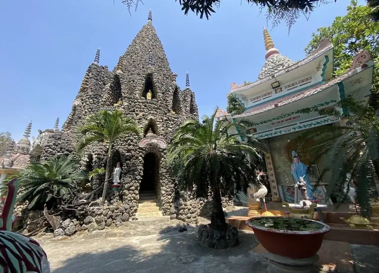 Chùa Từ Vân (Shell Pagoda) — Нячанг, Храм из ракушек и кораллов