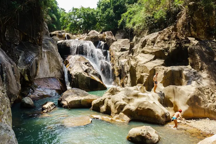 Ba Ho Waterfalls — Нячанг, Три каскада · треккинг
