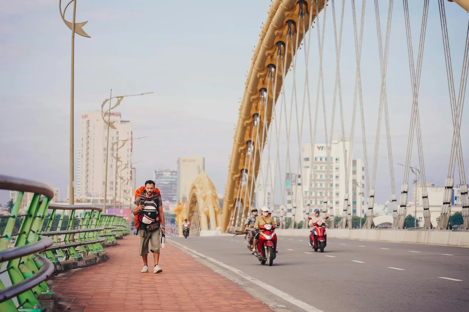 Достопримечательности Дананга: Dragon Bridge over Han River