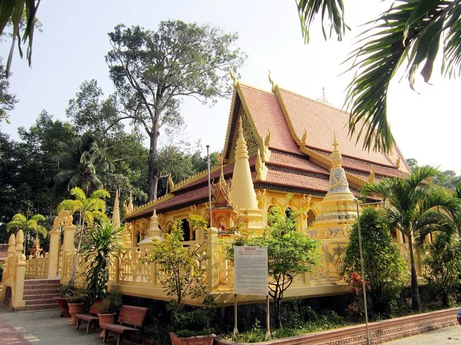 Кхмерская пагода Chùa Âng в Trà Vinh
